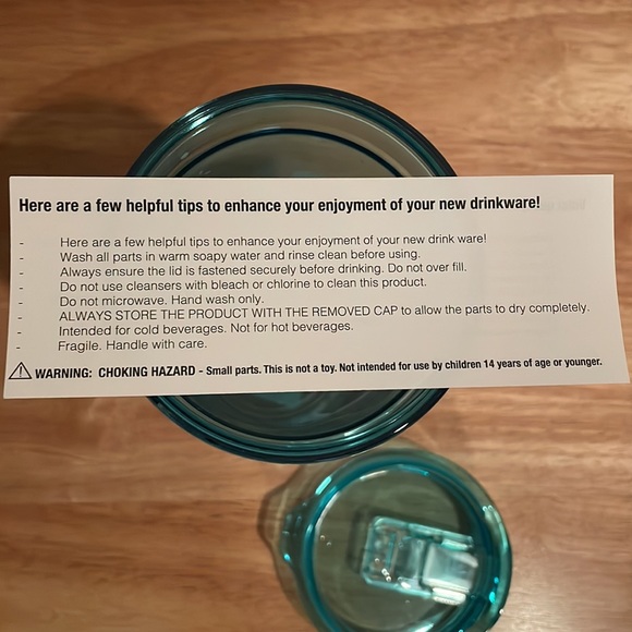 Hello Kitty Christmas/Holiday/Winter 20 oz hard plastic tumbler/cup-NEW - Picture 9 of 10